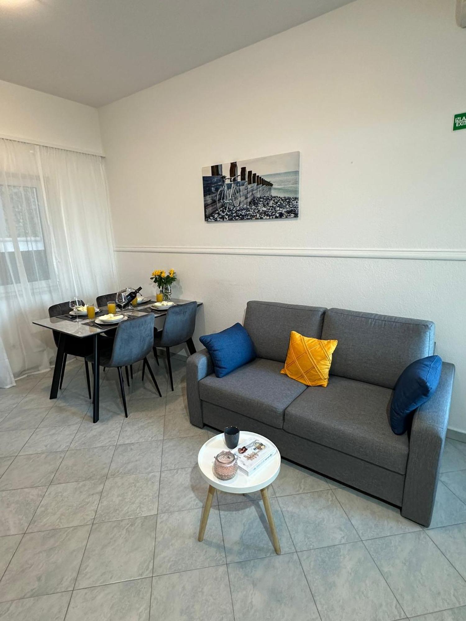 Apartment Tino เบรลา ภายนอก รูปภาพ
